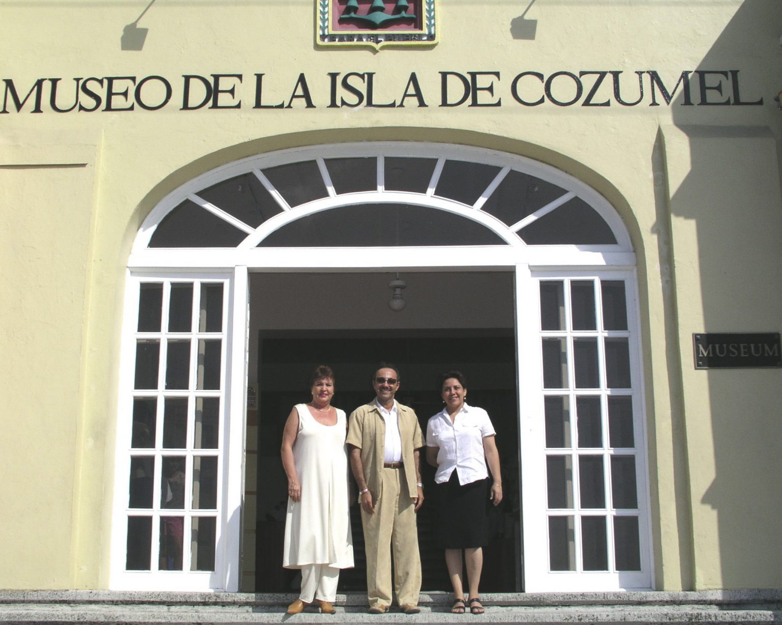 Antoine Gaber, the historian, art critic from México Prof. Matty Roca, and the Museum of Cozumel curator during the Passion for Life solo exhibition at the Museum de la Isla de Cozumel, Quintana Roo, Mexico.