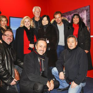 Le célèbre acteur français de renom M. Stéphane Henon a rejoint certains des artistes de Passion pour la vie au Grand Palais des Champs Elysées à Paris pour une visite de leurs œuvres.